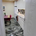 Апартамент Stylish Rose Garden With Balcony & Parking Асеновград