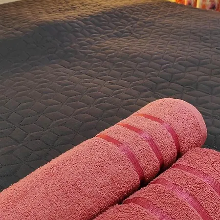 Апартамент Stylish Rose Garden With Balcony & Parking *